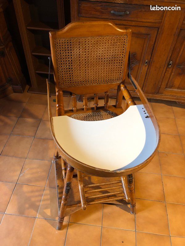 Chaise haute en bois (image 1)