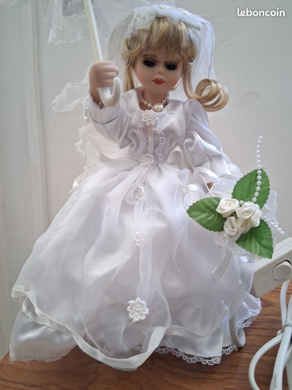 MAGNIFIQUE POUPEE EN Porcelaine Edw Des Poupees Carine De 60 Cm EUR 85