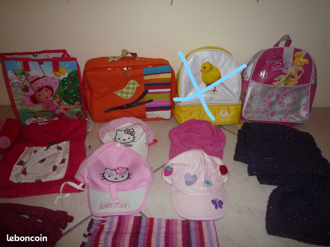 Lot sac,cartable,casquette,bonnet,écharpe,gant (image 2)