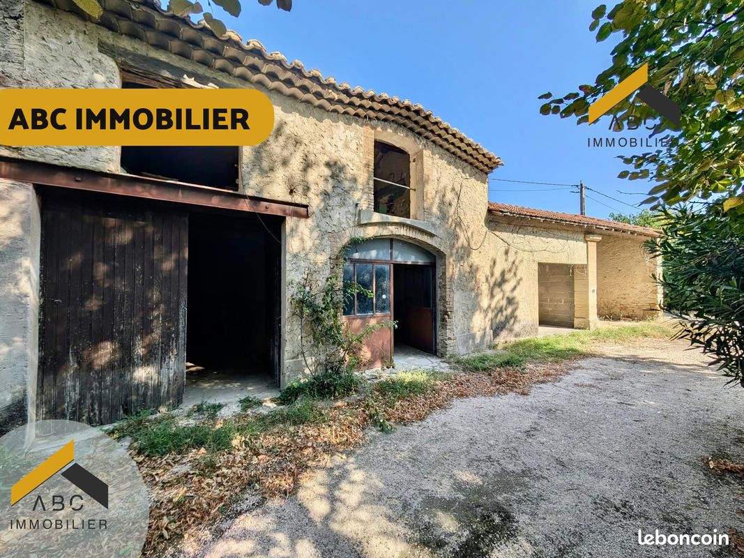 Maison 4 pièces 110 m² · à Camaret-sur-Aigues · 110 m² · 110 000 €