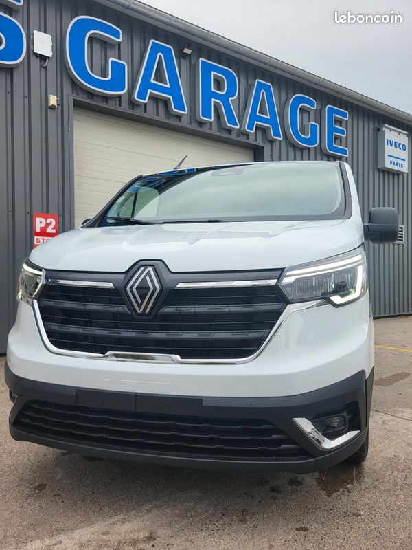 RENAULT TRAFIC VAN ( FOURGON ) L2H1 ADVANCE 3T 2.0Blue DCI 150 BVM6 03 PLACES NEUF avec CAMÉRA DE RECUL + CLIM AUTO + NAVIGATION + CARTE ACCES MAINS LIBRES + ANTIBROUILLARDS ( Prix de Vente 27 990 HT) (image 13)
