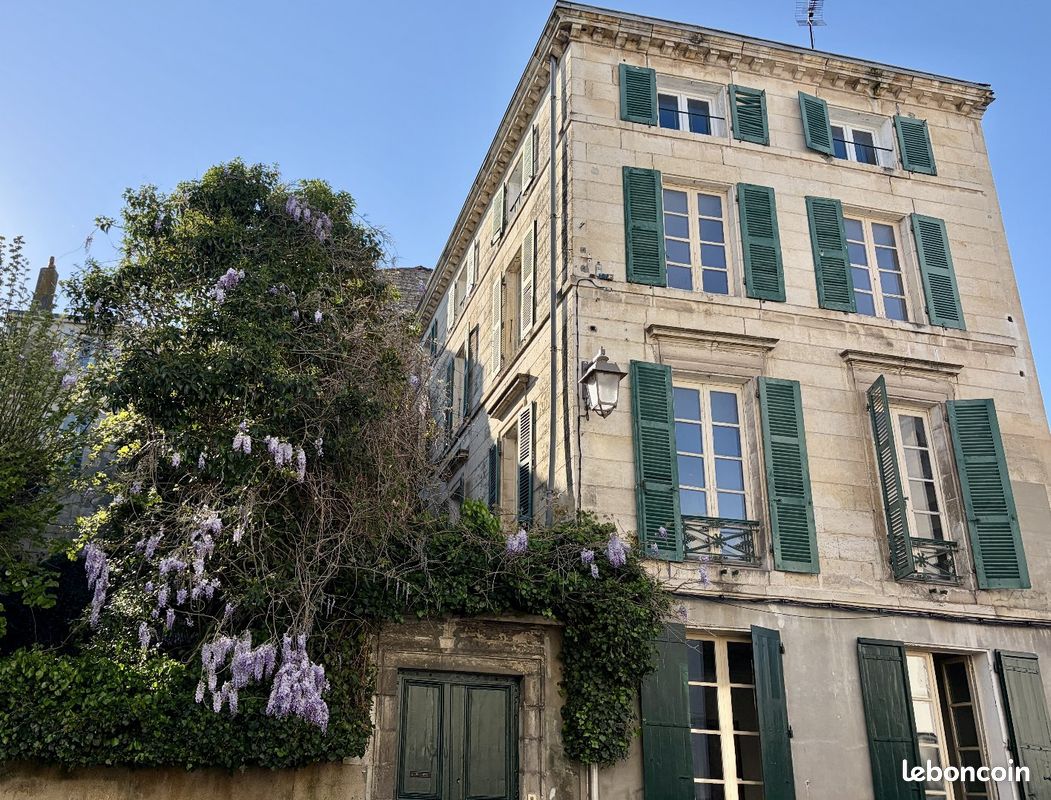 Maison 10 pièces 300 m² · à Niort · 300 m² · 529 900 €