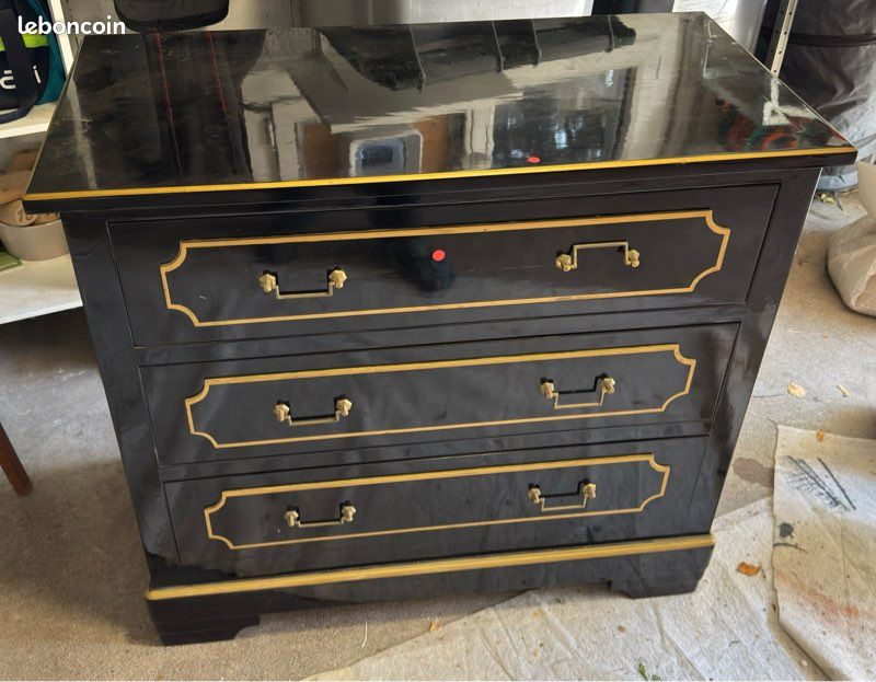Ensemble commode et table de chevet laqué noir et doré — Bois massif (image 1)