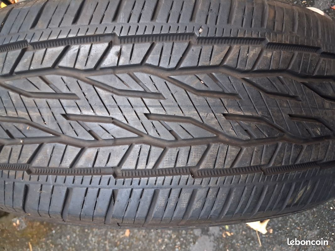 Pnues continental 225/55/18(98v) (image 1)