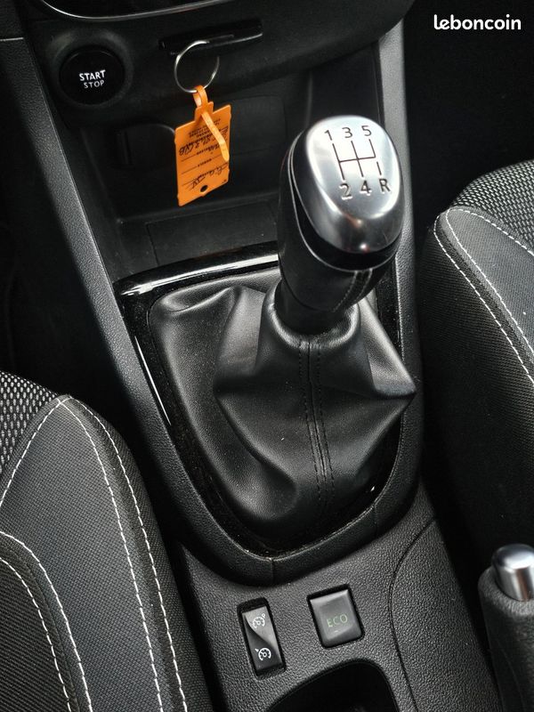 Renault CLIO IV Phase 2 1.5 dCi FAP 75 cv (image 15)
