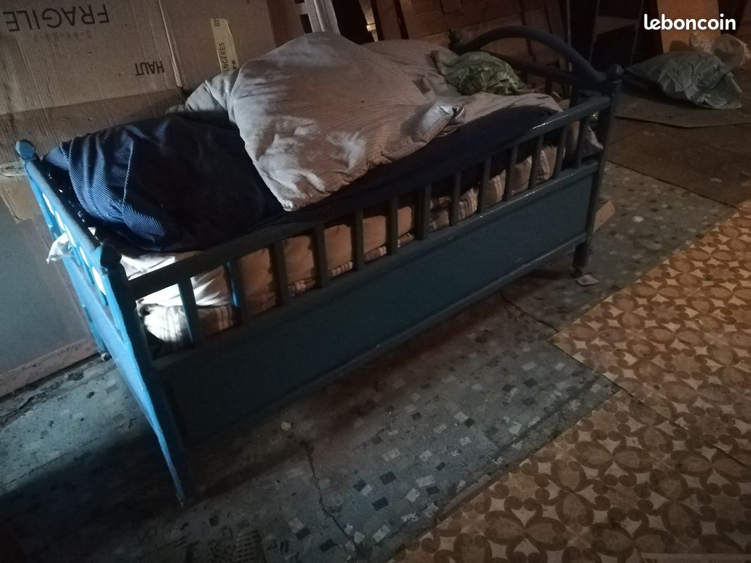 Lit bébé (image 1)