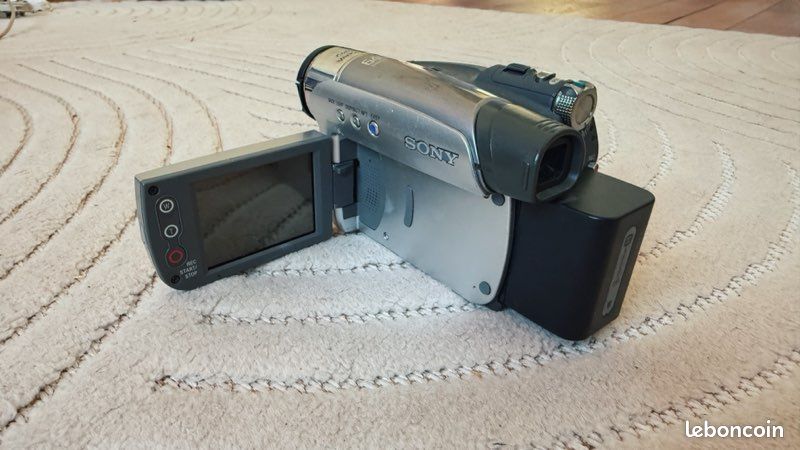 Caméscope Sony Handycam TRV-950 – Pour Pièces – MiniDV – À Restaurer