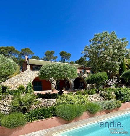 Villa 5 pièces 210 m²