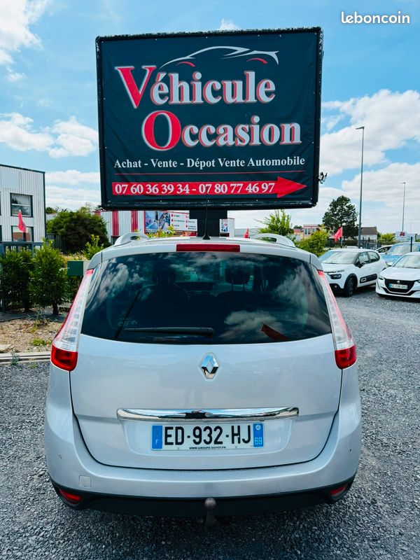 RENAULT SCENIC III dCi 130CV Energy Bose Edition (image 3)