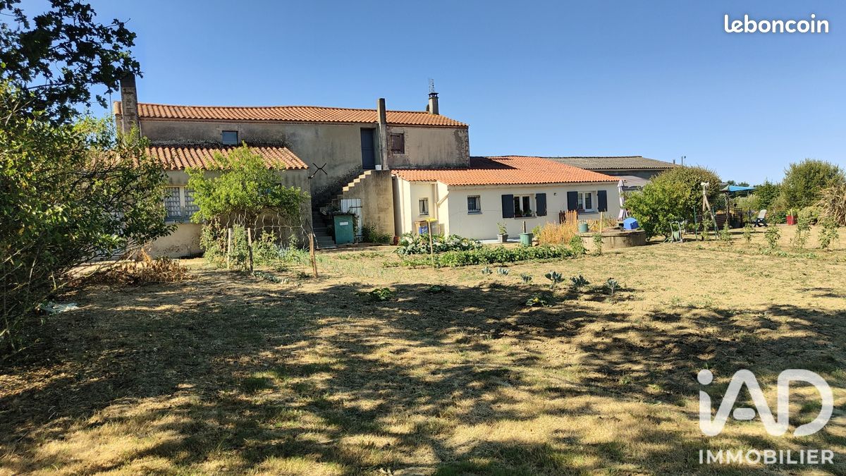 Maison 5 pièces 186 m² · à Grosbreuil · 186 m² · 288 000 €
