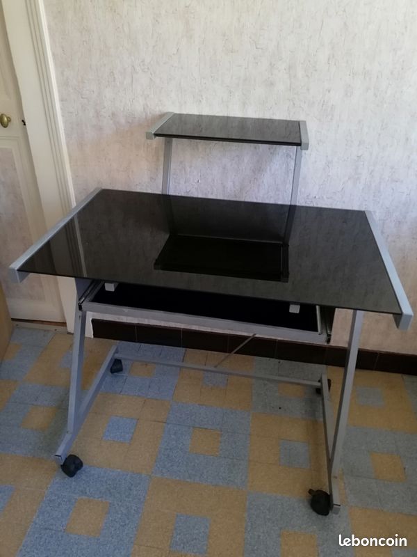 Table informatique en verre (image 3)