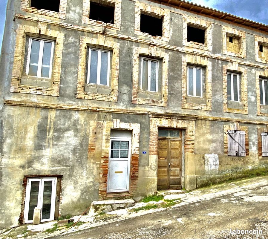 Maison 1 pièce 350 m² · à Bourret · 350 m² · 120 000 €