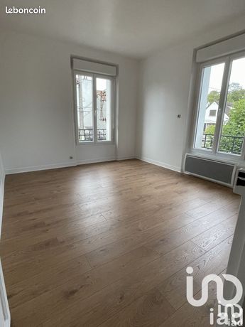 https://img.leboncoin.fr/api/v1/lbcpb1/images/88/25/3e/88253ec55a97f2e9cd543b1f4551d08a3aa3f3bf.jpg?rule=ad-image