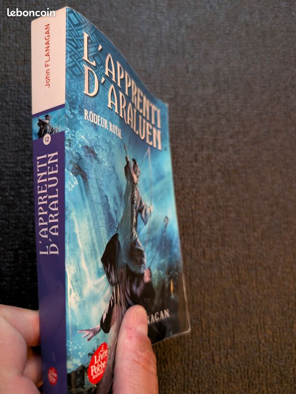 Livre L'Apprenti d'Araluen Tome 12 - Rôdeur royal - John Flanagan - Le Livre de Poche Jeunesse TBE (image 2)