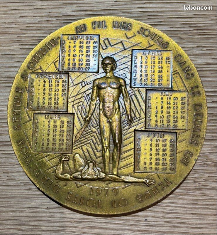 Magnifique et Rare Médaille en Bronze Calendrier Année 1979 (image 2)
