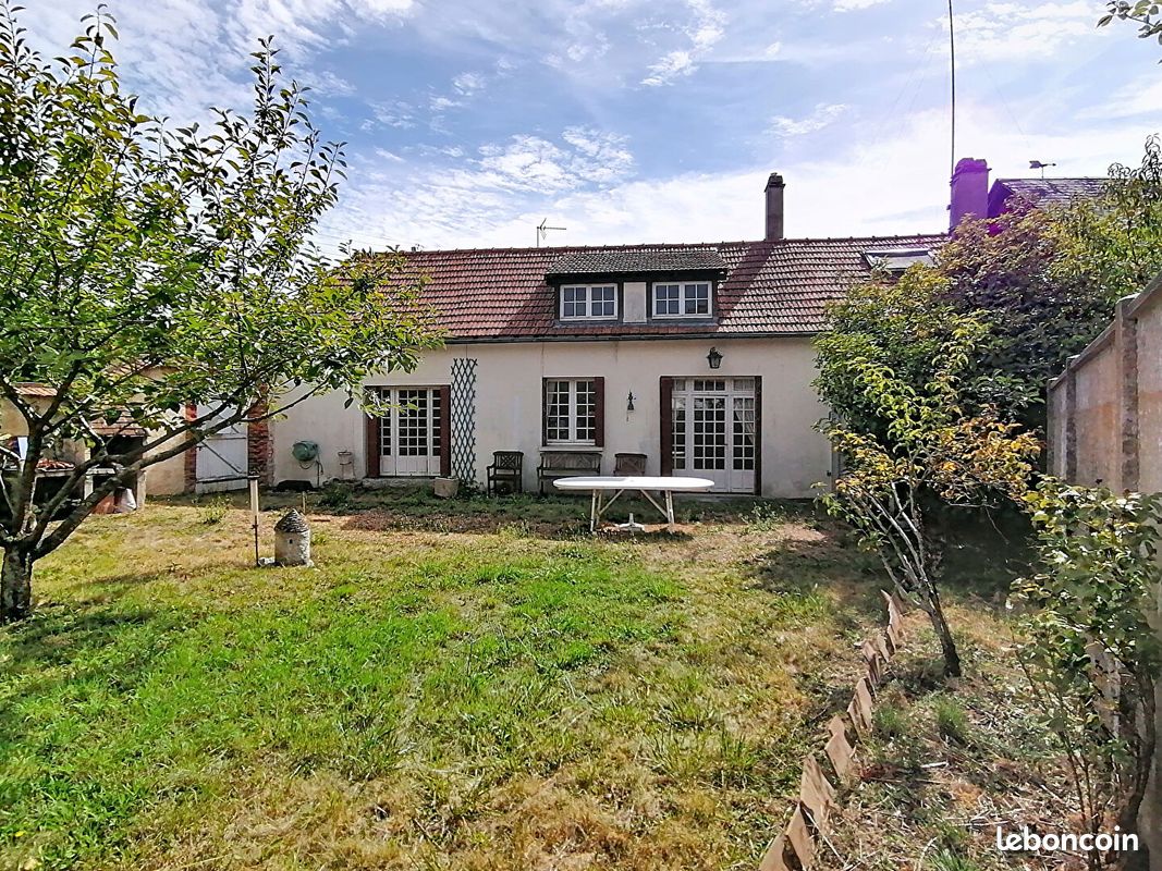 Maison 6 pièces 110 m² · à Chartres · 110 m² · 180 000 €