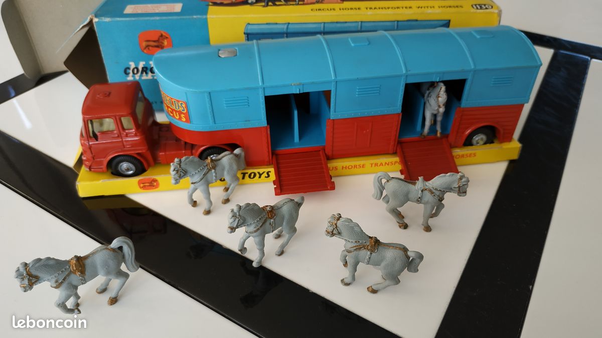 Remorque Corgi GB Transport Animaux Cirque Chipperfields - Lion Et Lionne - Échelle 1/43