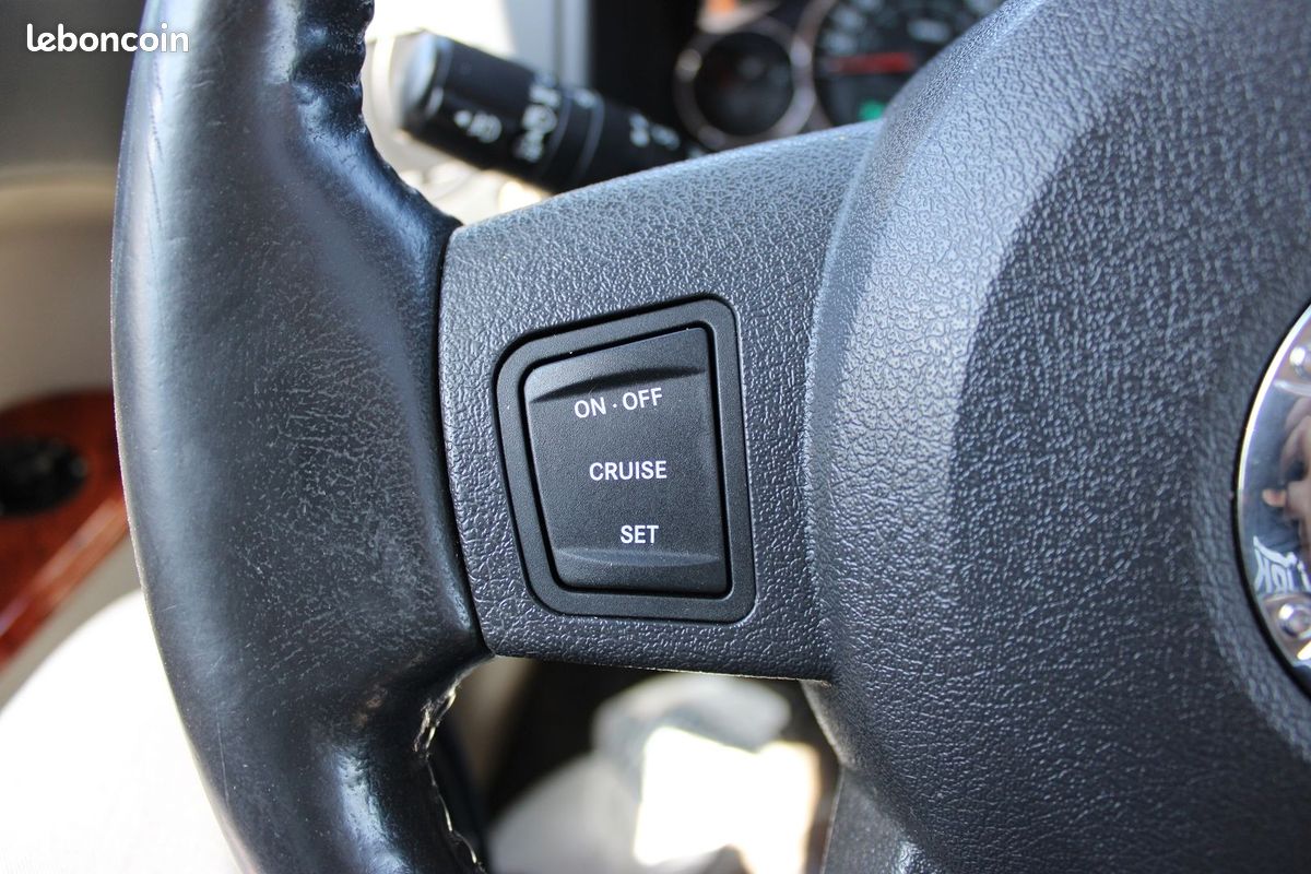 Jeep COMMANDER 3L V6 218 CV CRD "7 PLACES" OVERLAND "4X4" GPS RE CAMÉRA TOE ATTELAGE BOITE AUTO (image 25)