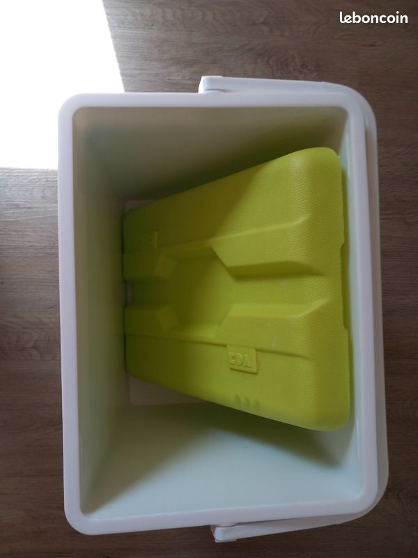 Vend glacière propre (image 3)