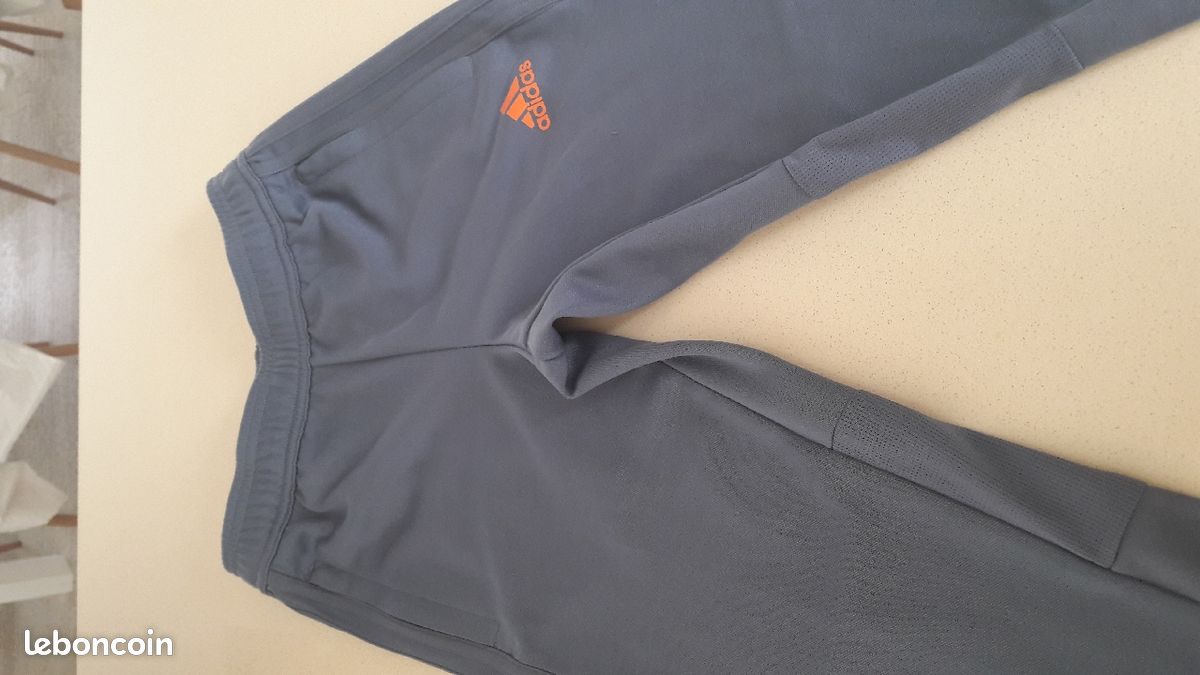 Pantalon Adidas excellent état (image 2)