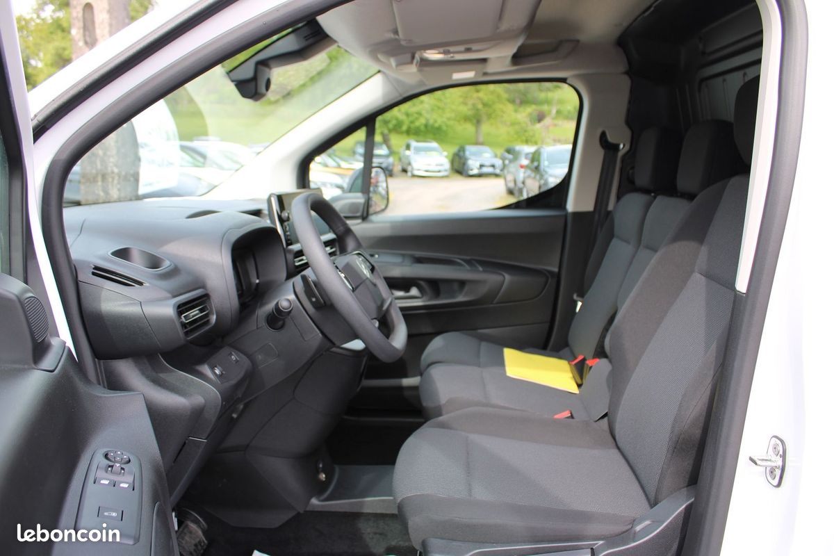 Citroen BERLINGO 5 AFFAIRE XL HDI 130 CV "3 PLACES" GPS CAMÉRA FULL LED I-COKPIT BOITE AUTO EAT-8 (image 7)