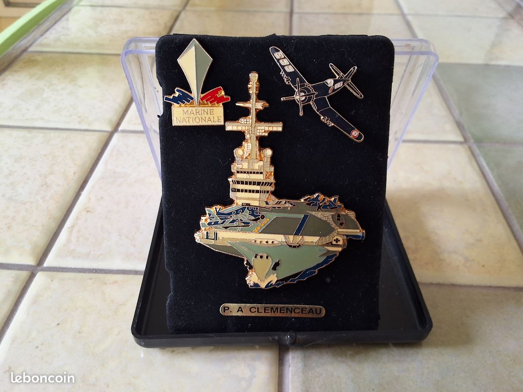 INSIGNE MINIATURE PORTE Avions DIXMUDE Indochine Aéronavale Marine