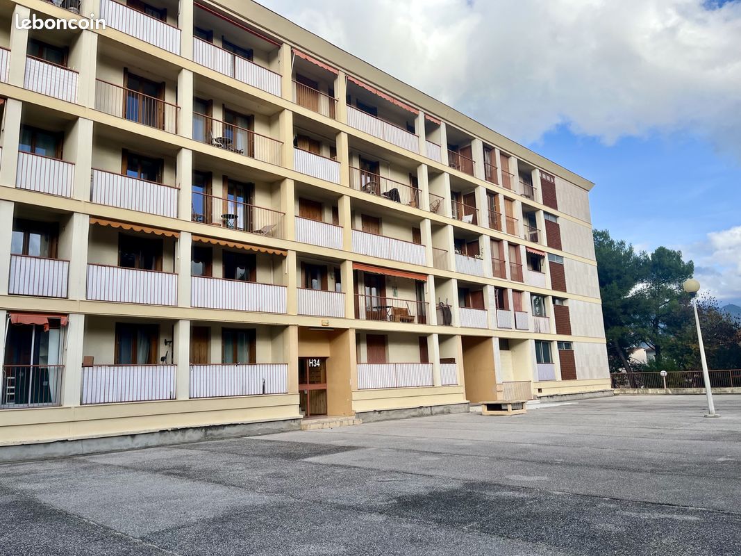 Appartement a louer aubagne - 3 pièce(s) - 63 m2 - Surfyn