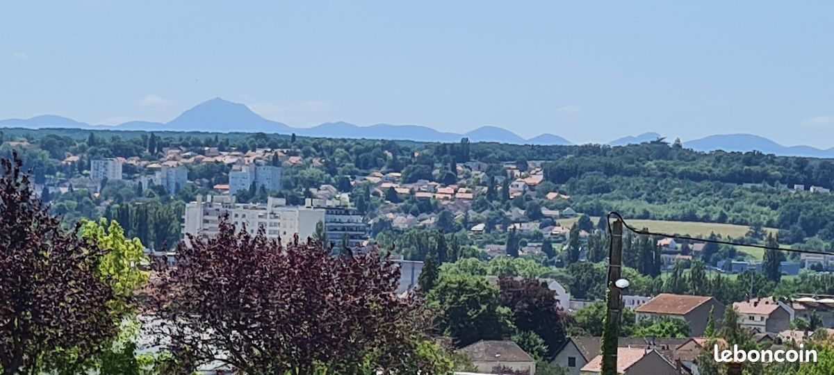 Terrain Constructible Vue imprenable · à Cusset · 70 000 €