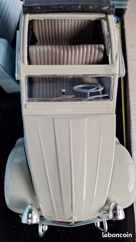 CITROËN 2 CV 1966 La Vache Qui Rit Solido 1:17 - Rare Véhicule Publicitaire Crème