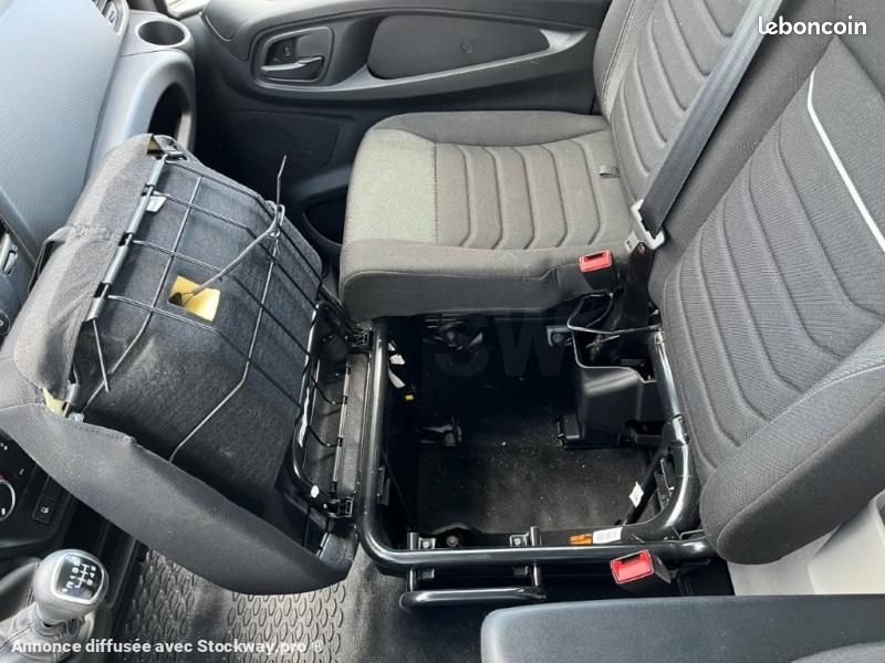 Iveco Daily CAISSE LABBE HAYON DEFLECTEUR TOIT POLYESTER 35C16H 3.0 (image 12)