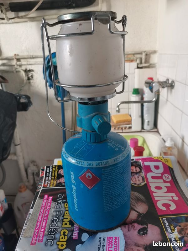 Ancienne Lampe à Gaz Camping Gaz – Vintage, Fonctionnelle, Usure Légère