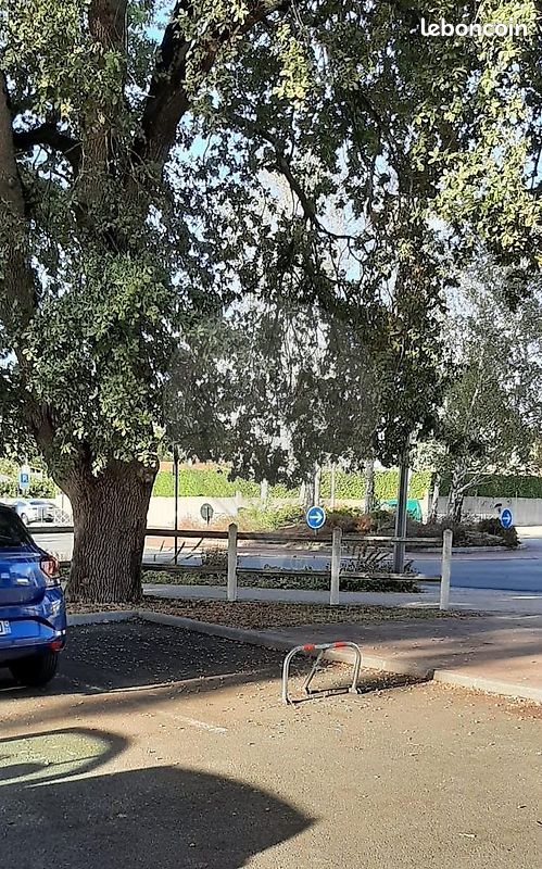 Parking 8 m² · à Saint-Médard-en-Jalles · 8 m² · 8 500 €