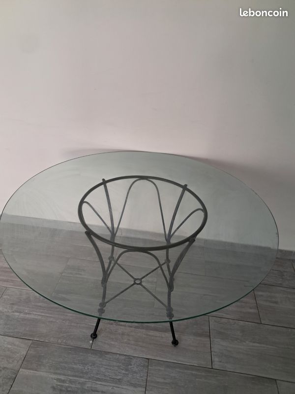 Table à manger ronde originale (image 3)