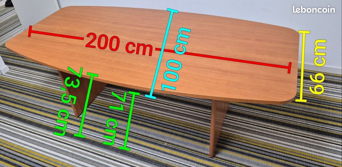 Table de conférence / bureau de direction – forme bateau – 6/8 personnes (image 1)