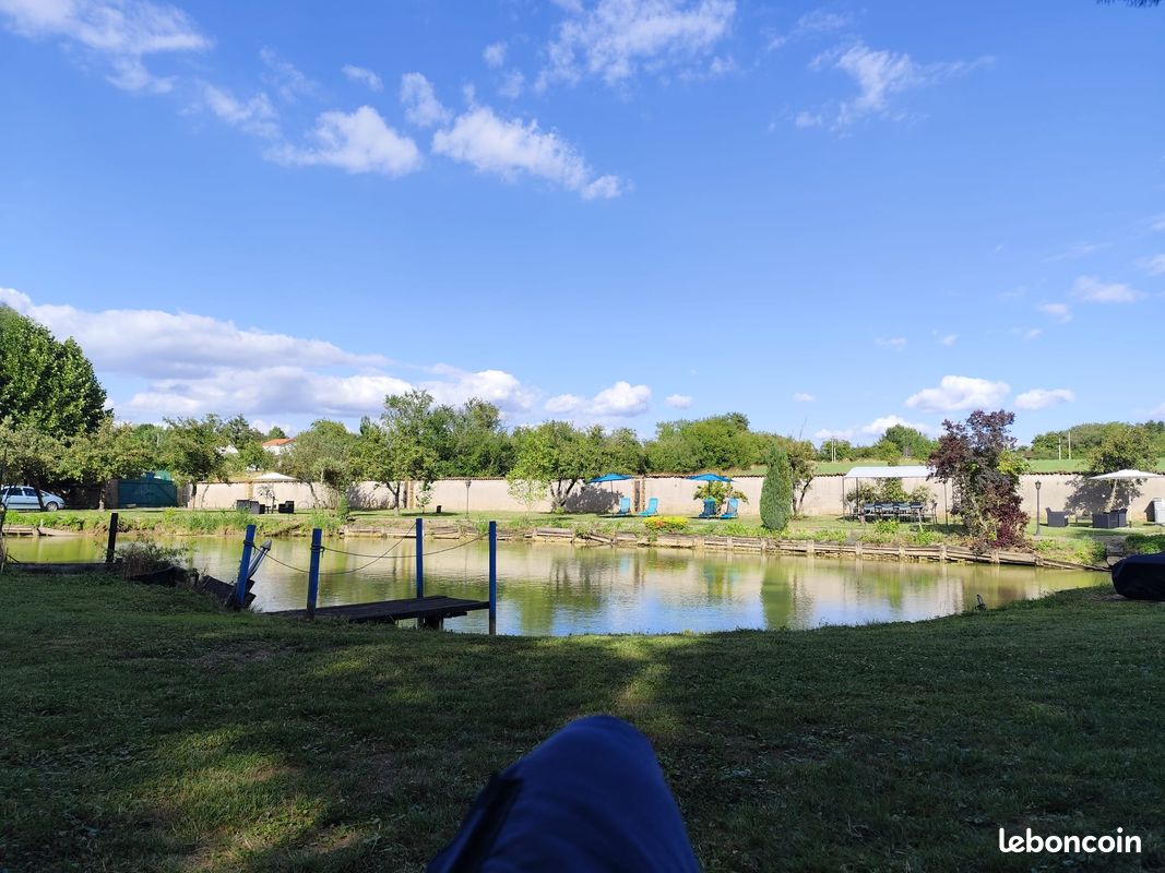 Etang de loisirs de 77 ares avec chalet et bungalow · à Jarny · 229 900 €