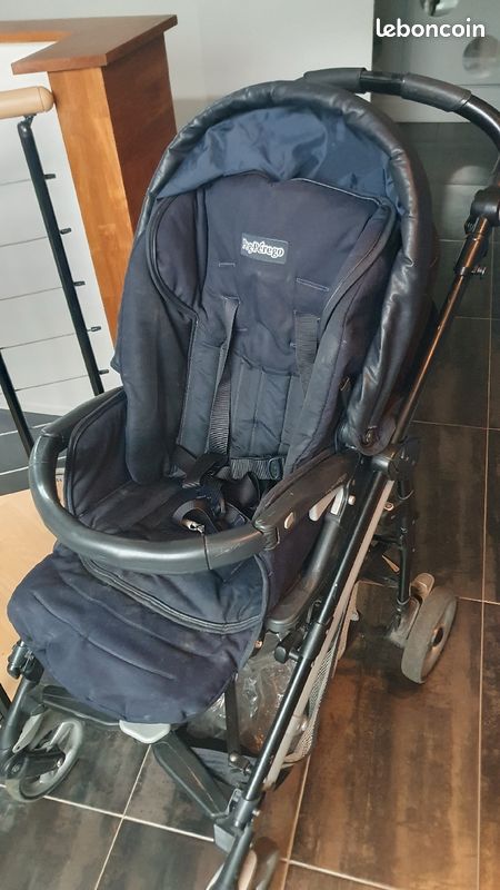 Poussette duo peg perego bleu marine en bon état (image 5)
