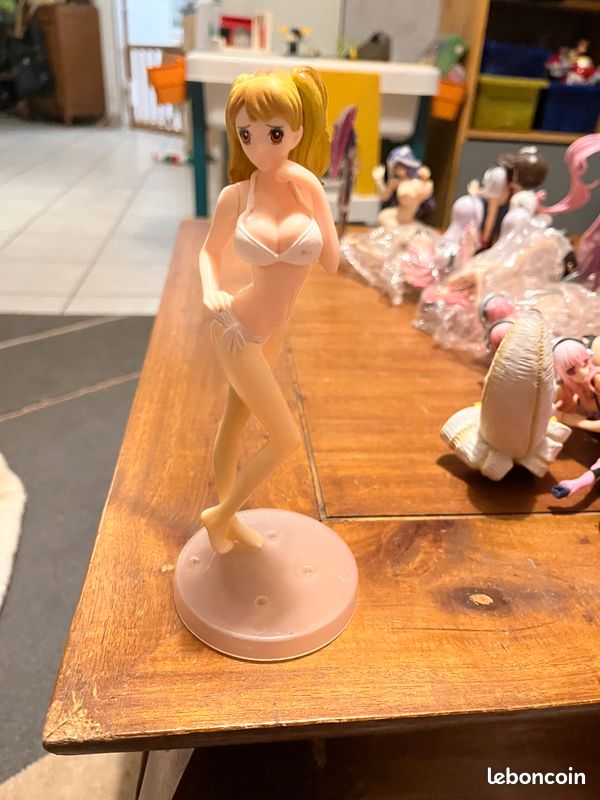 Figurine (image 1)