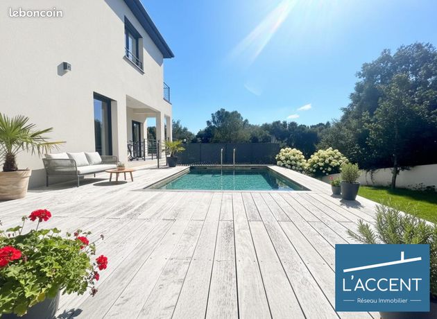 Propriété 5 pièces 147 m²