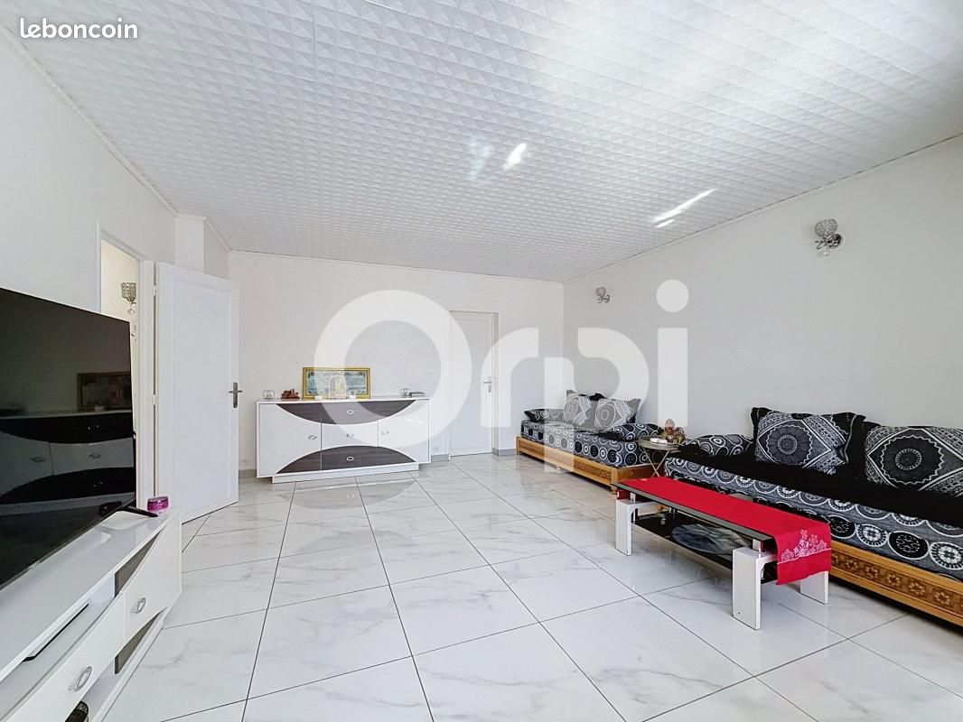 Appartement 5 pièces 99 m² · à Montereau-Fault-Yonne · 99 m² · 115 000 €
