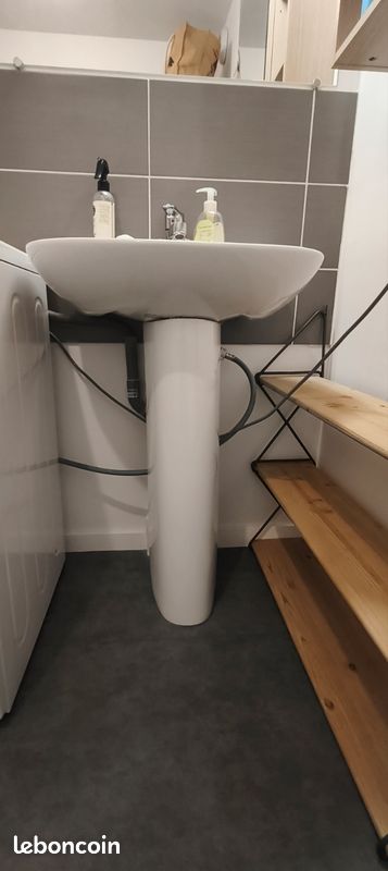 Lavabo en céramique blanche (image 2)