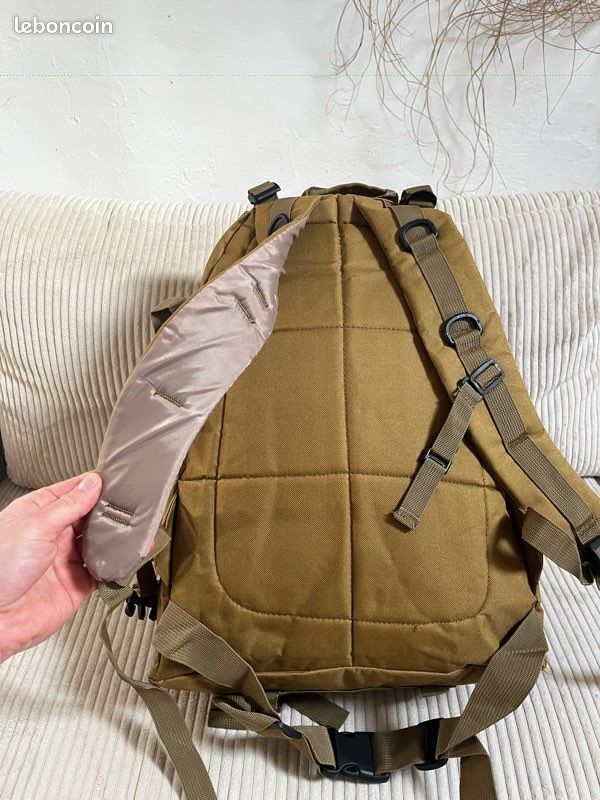 Sac à dos tactique 35-40L kaki – imperméable, MOLLE, robuste, randonnée / urbain (image 8)