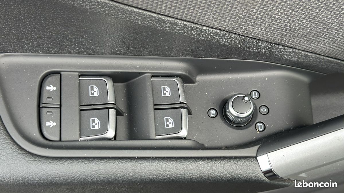 Audi Q2 35 TFSI 150CH S LINE S TRONIC 7 (image 16)