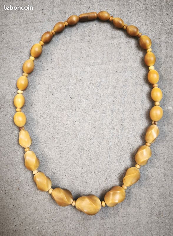 Collier Ancien En Corne De Bovin - Perles Beige - Occasion Parfait état - Sans Marque