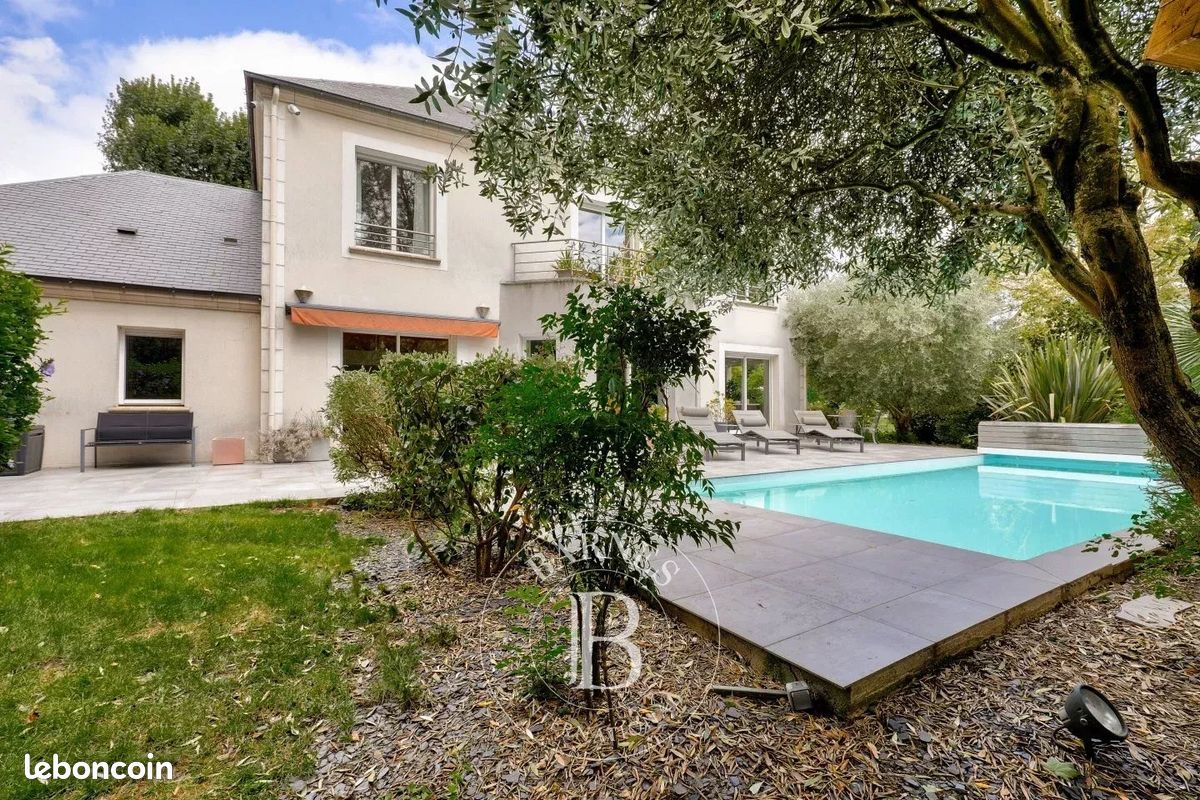 Maison 231 m² · à Villiers-sur-Orge · 231 m² · 989 000 €