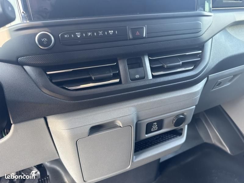 Ford Transit Custom Fg 320 L1H1 2.5 Duratec 232 ch Hybride recheargeable Multicab Limited CVT (image 18)