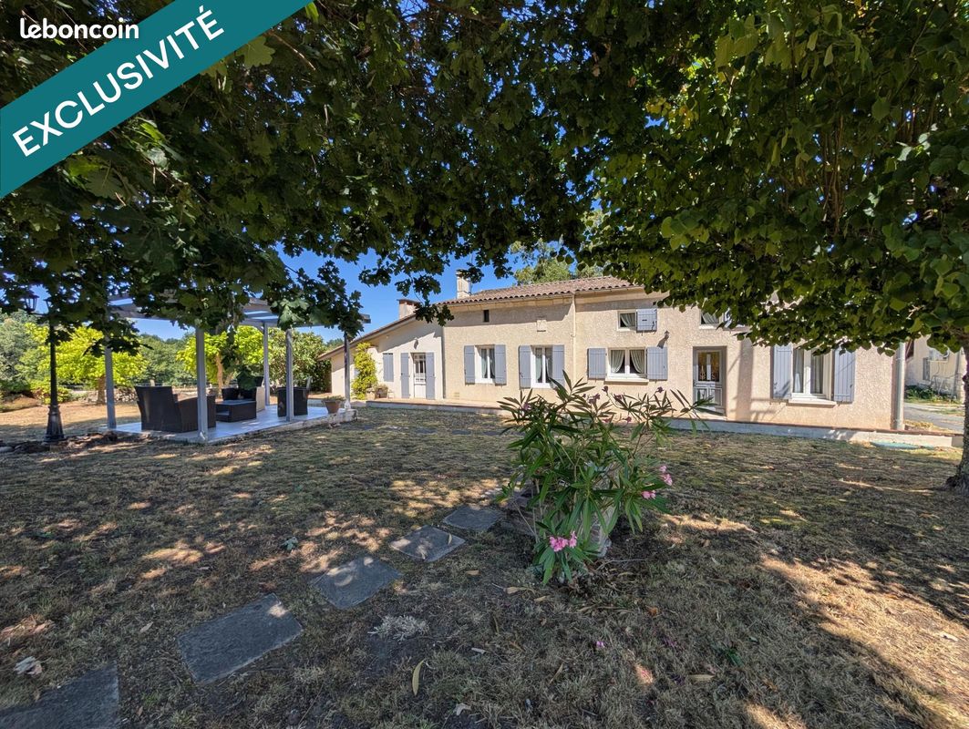Maison 5 pièces 132 m² · à Bayas · 132 m² · 155 000 €
