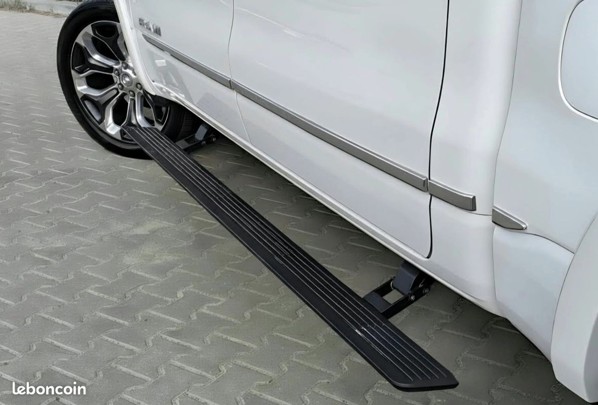 Dodge RAM 1500 Limited Crew Cab 5.7 V8 HEMI 4X4 (image 7)