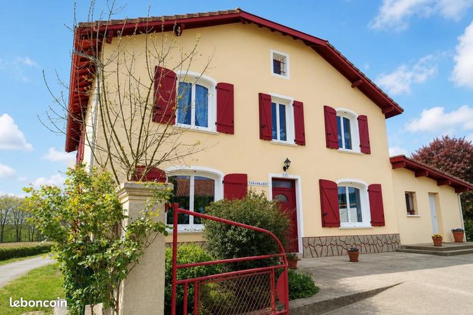 Maison 11 pièces 299 m²