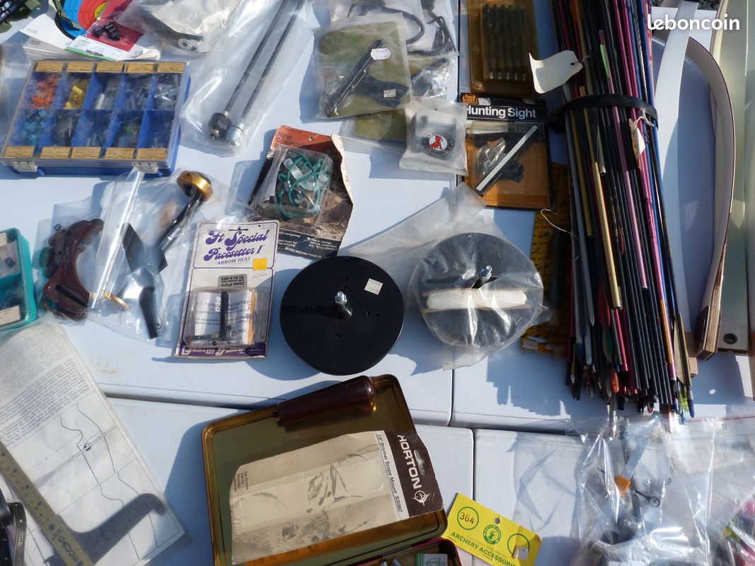 Lot De Pièces Et Outils Pour Fabrication De Flèches - Tir à L'arc - Têtes Larges Fournitures
