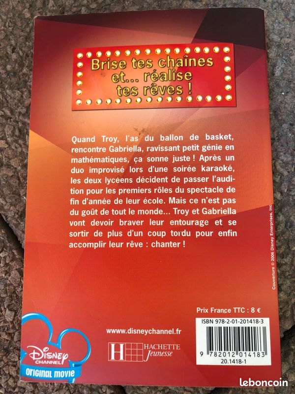 High school musical - premiers pas sur scène- Hachette Jeunesse (image 2)